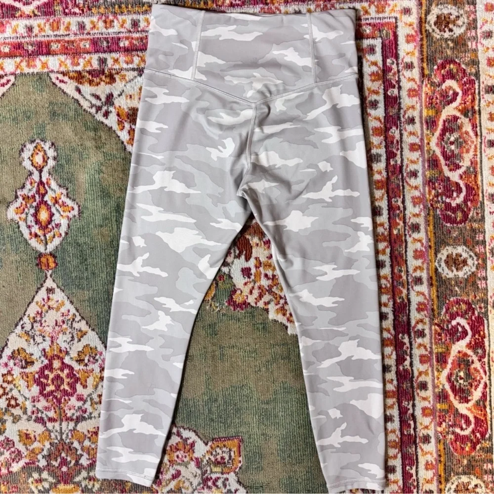 Activewear Workout Set Bundle - Grey Long Sleeve Top Cream Zip Up & Leggings - Picture 5 of 5